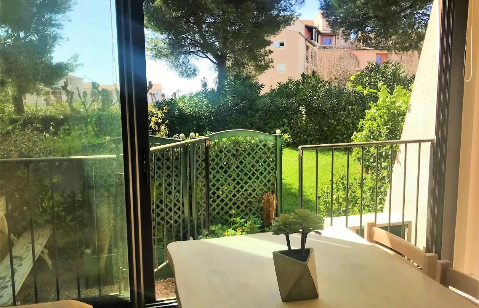 Residence Luberon - Charmant Appartement Dans Un Domaine Arbore Au Bord Du Lac Mae-7044 Six-Fours-les-Plages